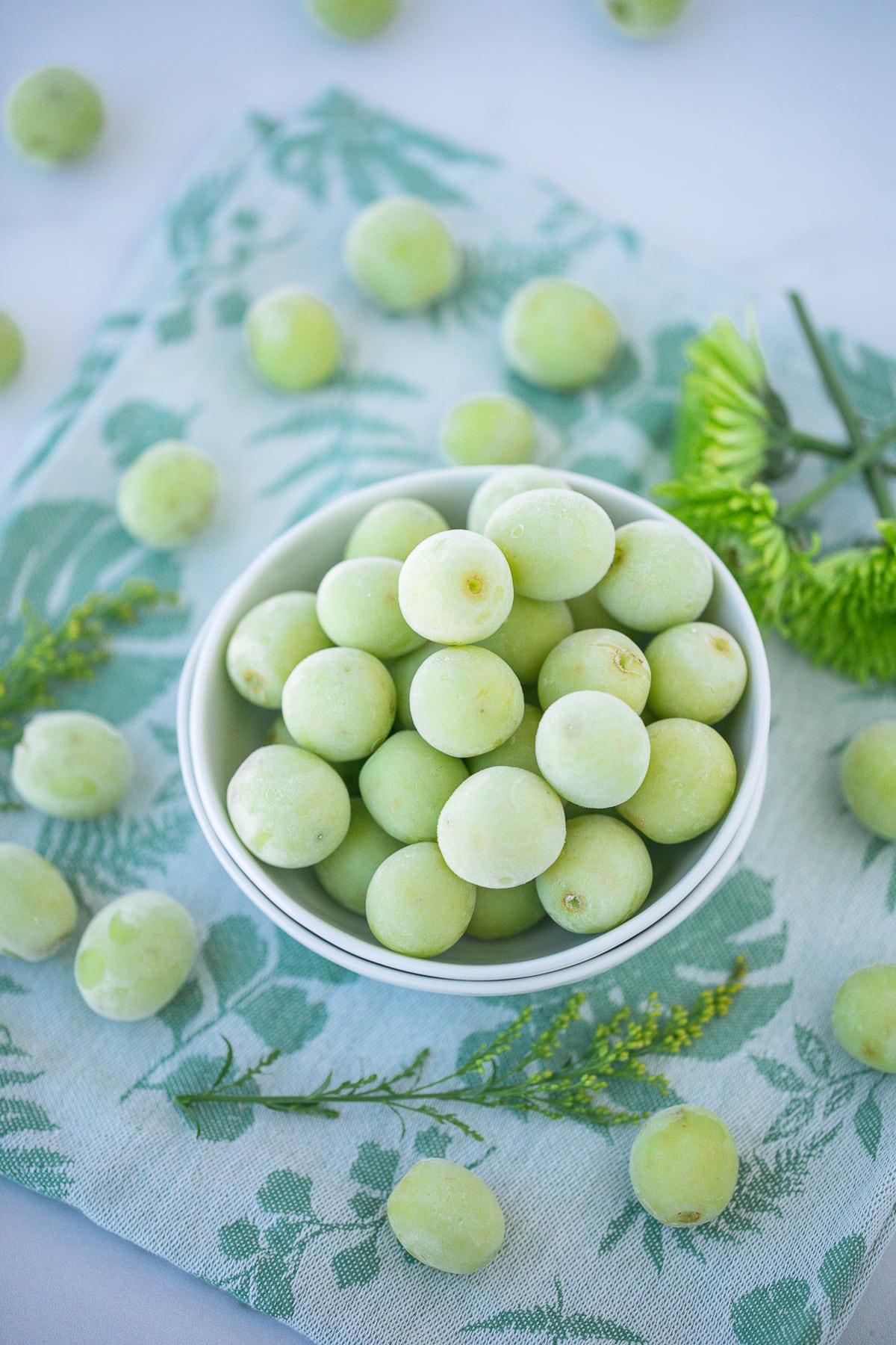 How to Make Frozen Grapes (No Added Sugar or Sugared)