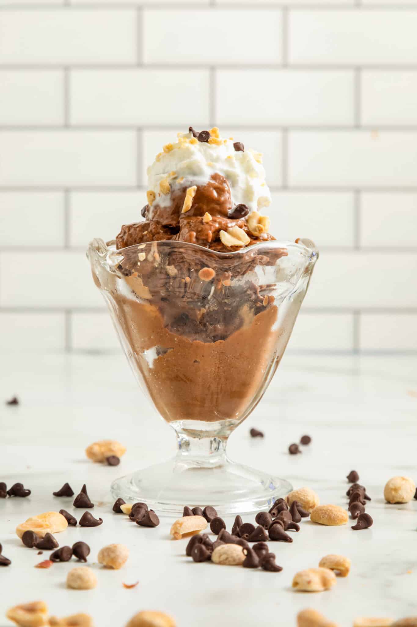 https://www.cleaneatingkitchen.com/wp-content/uploads/2022/06/Chocolate-Peanut-Butter-Banana-Ice-Cream-front-view-scaled.jpg